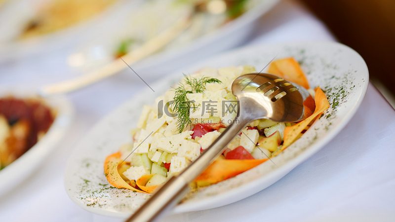 揭秘食品招商加盟费用：揭秘背后的成本构成与影响因素
